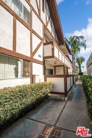 18540 Prairie Street, Northridge, CA 91324