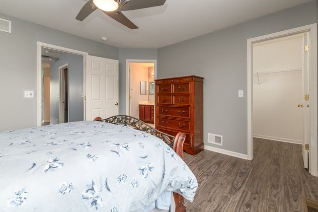 39719 N Warren Lane, Beach Park, IL 60083