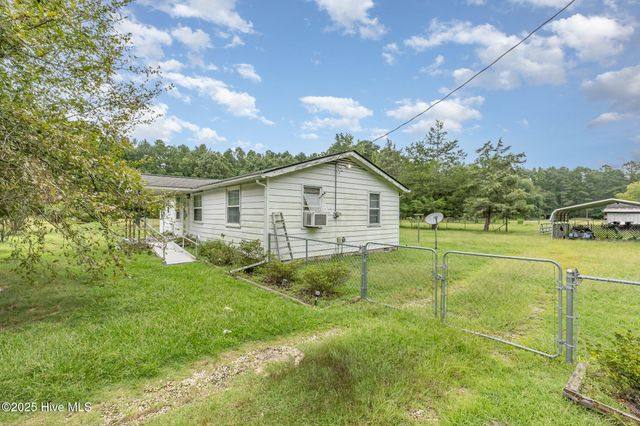 941 Slocomb Road, Linden, NC 28356