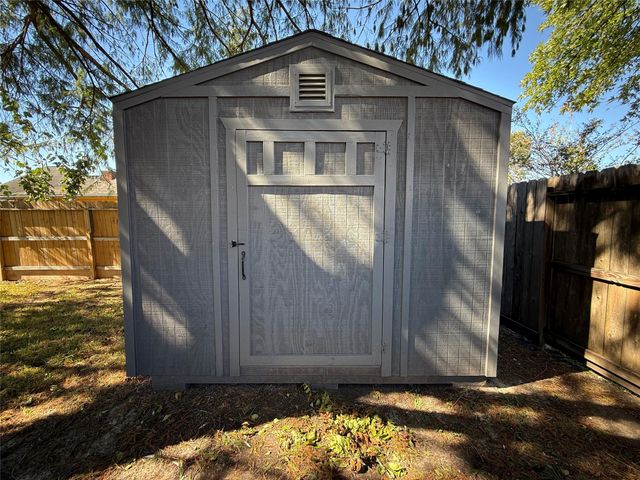 330 Breeze Park Drive, Houston, TX 77015