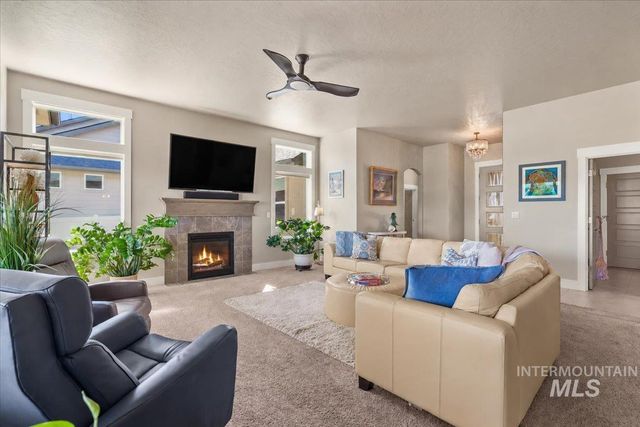 1058 E Radiant Ridge Dr., Meridian, ID 83642