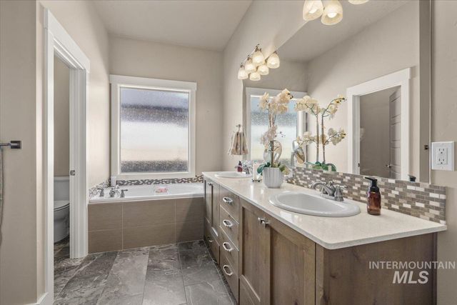 1058 E Radiant Ridge Dr., Meridian, ID 83642