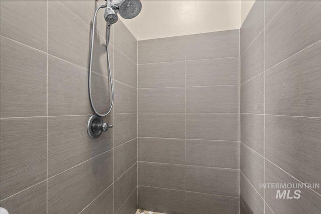 1058 E Radiant Ridge Dr., Meridian, ID 83642