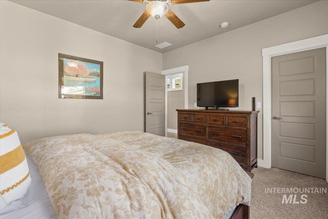 1058 E Radiant Ridge Dr., Meridian, ID 83642