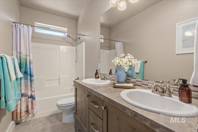 1058 E Radiant Ridge Dr., Meridian, ID 83642