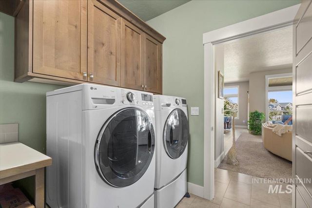 1058 E Radiant Ridge Dr., Meridian, ID 83642