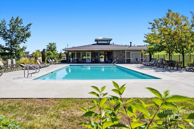 1058 E Radiant Ridge Dr., Meridian, ID 83642
