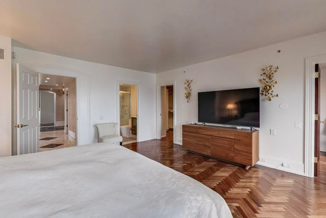 100 E HURON Street 3505, Chicago, IL 60611