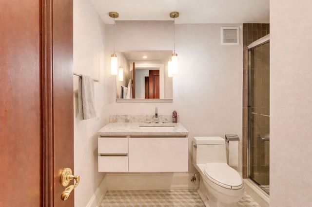 100 E HURON Street 3505, Chicago, IL 60611