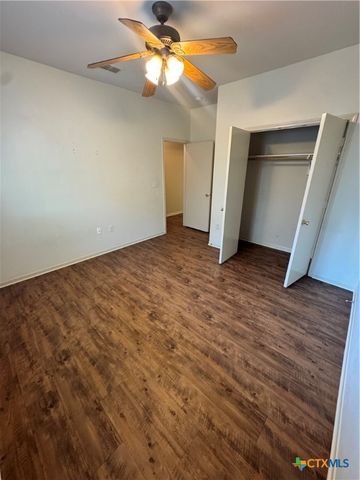 106 Pin Oak Court, Victoria, TX 77901