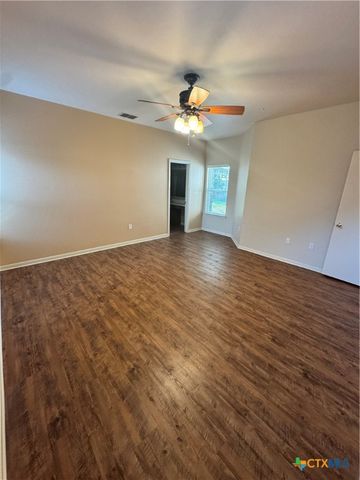 106 Pin Oak Court, Victoria, TX 77901