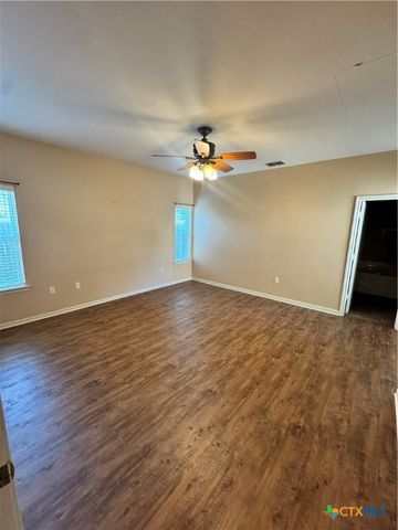 106 Pin Oak Court, Victoria, TX 77901