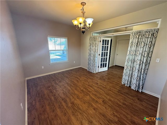 106 Pin Oak Court, Victoria, TX 77901