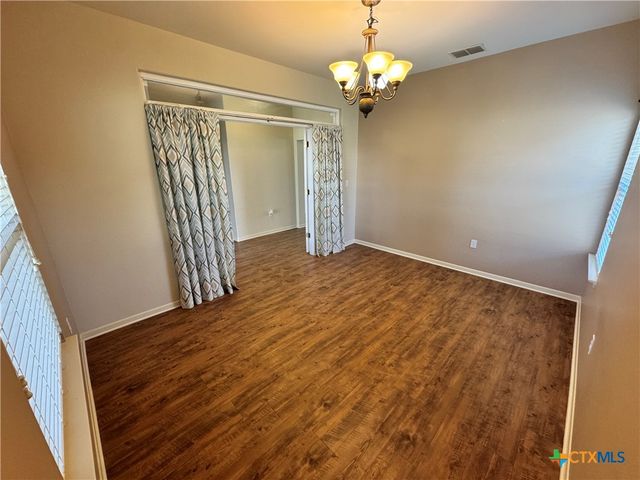 106 Pin Oak Court, Victoria, TX 77901