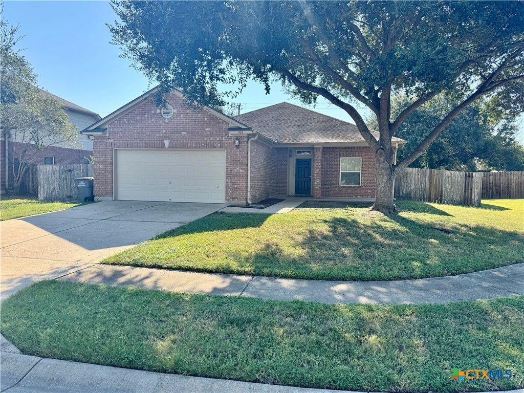 106 Pin Oak Court, Victoria, TX 77901