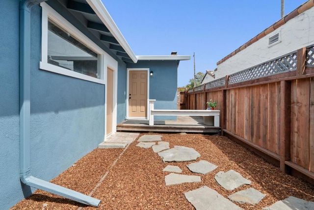 915 Cayuga Street, Santa Cruz, CA 95062