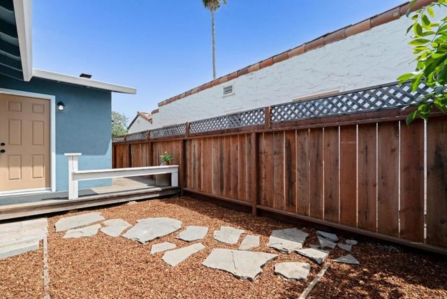 915 Cayuga Street, Santa Cruz, CA 95062