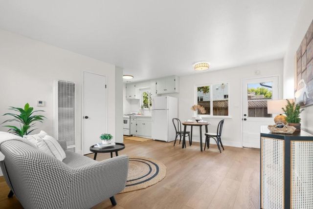 915 Cayuga Street, Santa Cruz, CA 95062