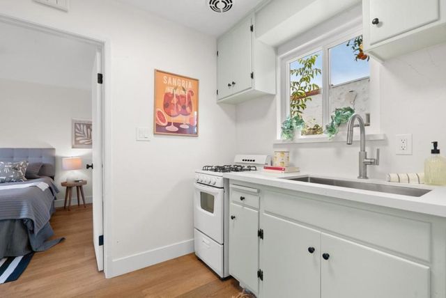 915 Cayuga Street, Santa Cruz, CA 95062