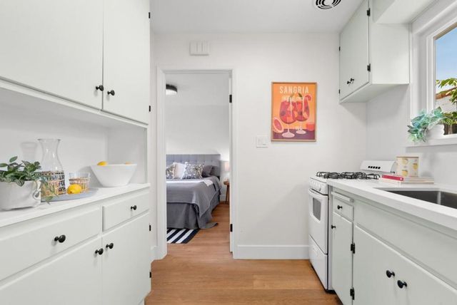 915 Cayuga Street, Santa Cruz, CA 95062