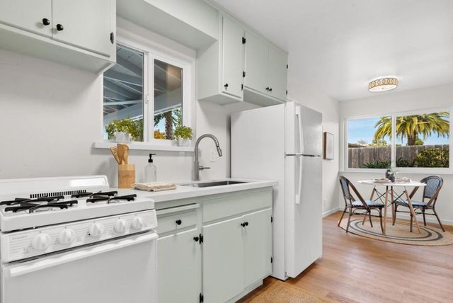 915 Cayuga Street, Santa Cruz, CA 95062