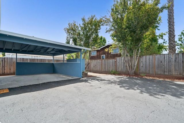 915 Cayuga Street, Santa Cruz, CA 95062