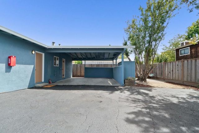 915 Cayuga Street, Santa Cruz, CA 95062