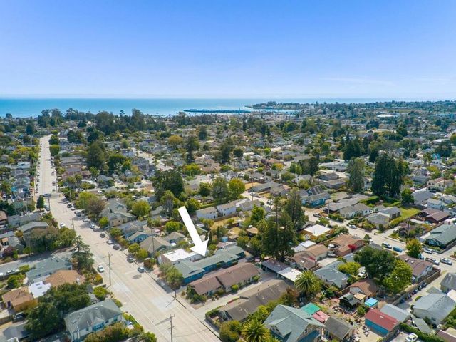 915 Cayuga Street, Santa Cruz, CA 95062