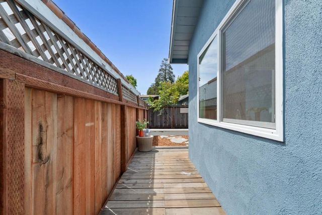 915 Cayuga Street, Santa Cruz, CA 95062