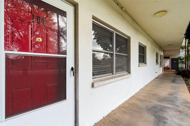 5155 9TH AVENUE N 104, St Petersburg, FL 33710