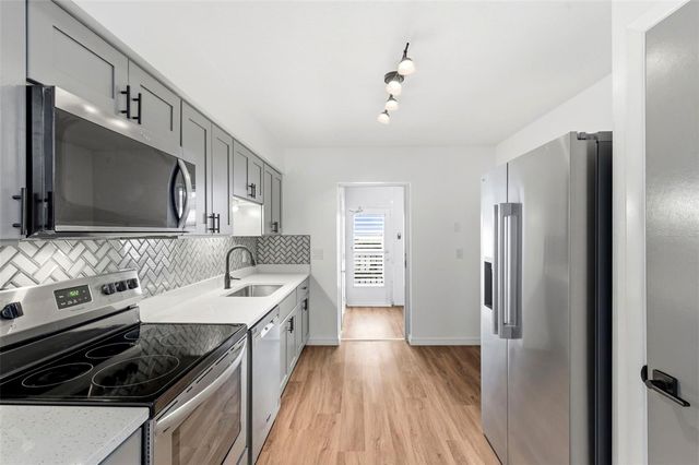 5155 9TH AVENUE N 104, St Petersburg, FL 33710