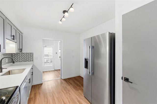 5155 9TH AVENUE N 104, St Petersburg, FL 33710