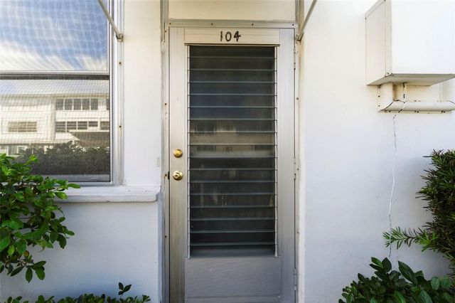 5155 9TH AVENUE N 104, St Petersburg, FL 33710