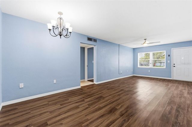 5155 9TH AVENUE N 104, St Petersburg, FL 33710