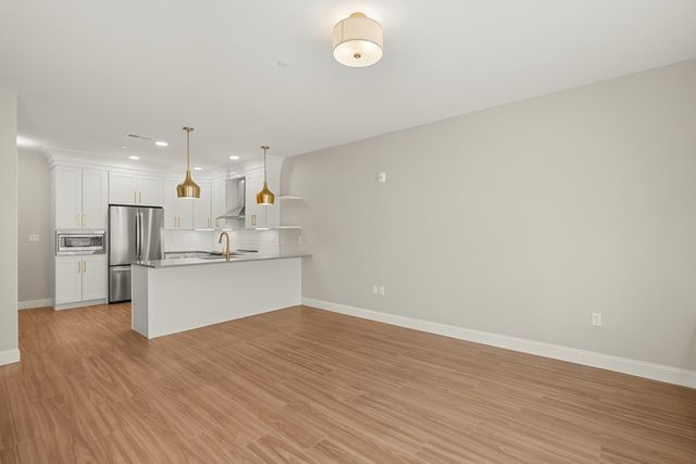 99 Foundry Place 104, Portsmouth, NH 03801