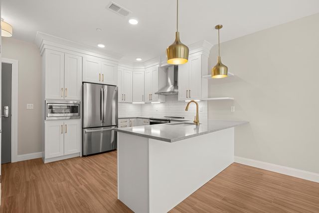 99 Foundry Place 104, Portsmouth, NH 03801