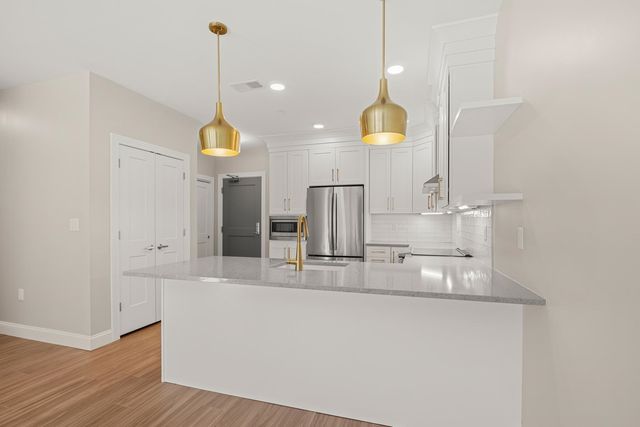 99 Foundry Place 104, Portsmouth, NH 03801