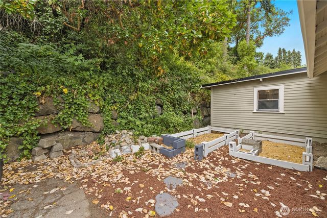1549 Charleston Beach Road W, Bremerton, WA 98312