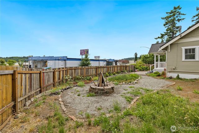 1549 Charleston Beach Road W, Bremerton, WA 98312