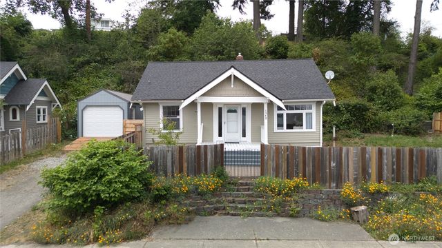 1549 Charleston Beach Road W, Bremerton, WA 98312