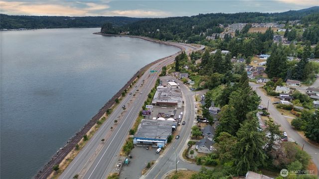 1549 Charleston Beach Road W, Bremerton, WA 98312