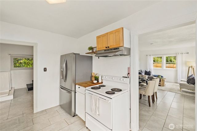 1549 Charleston Beach Road W, Bremerton, WA 98312