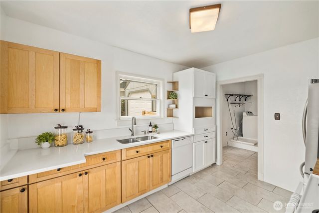 1549 Charleston Beach Road W, Bremerton, WA 98312