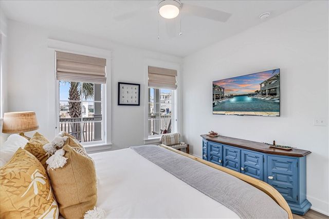 204 Tailwind Dr, Port Aransas, TX 78373