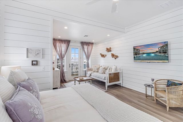 204 Tailwind Dr, Port Aransas, TX 78373