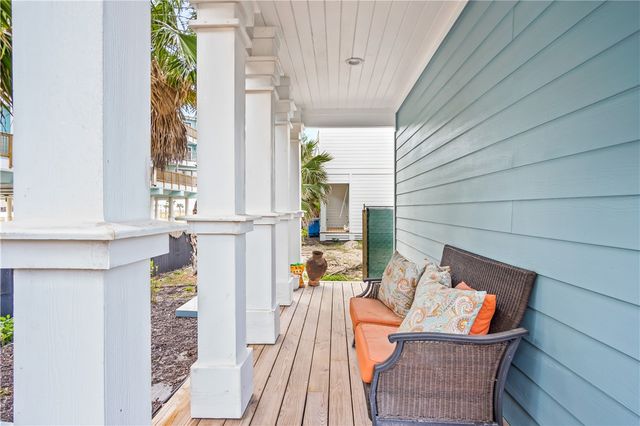 204 Tailwind Dr, Port Aransas, TX 78373
