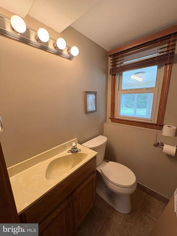 75 WINDING WAY, Hamilton, NJ 08620