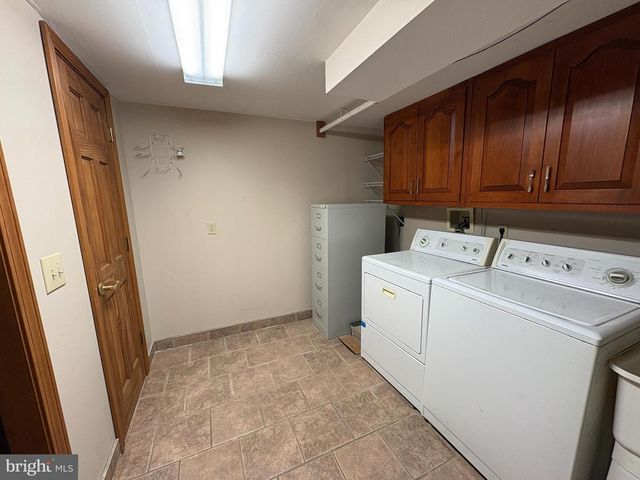 75 WINDING WAY, Hamilton, NJ 08620