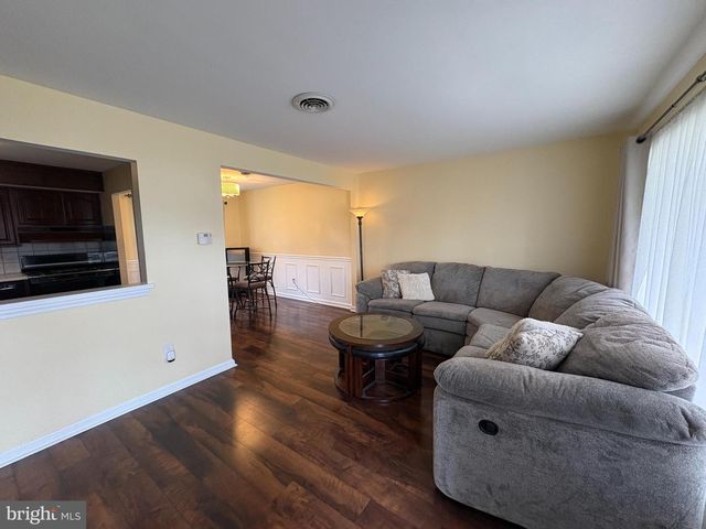 75 WINDING WAY, Hamilton, NJ 08620