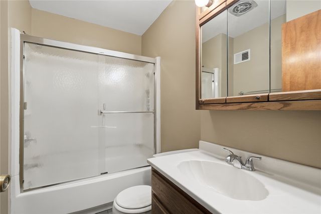1606 Maplewood Drive NE, Cedar Rapids, IA 52402